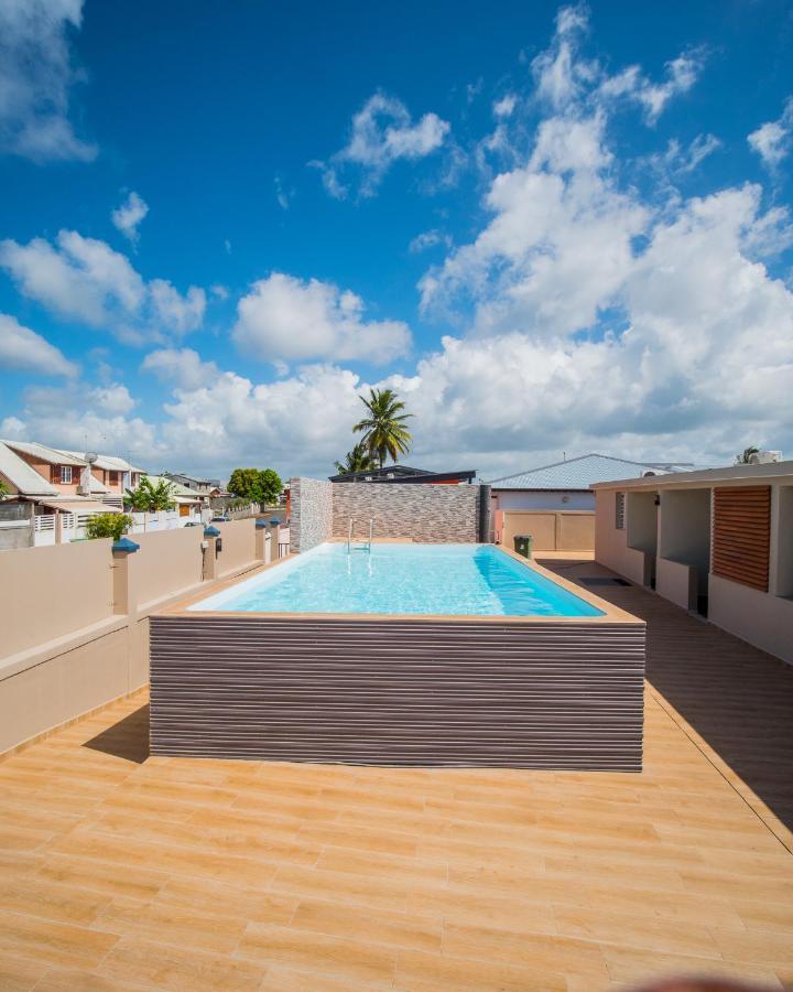 Evasion En Plein Coeur De La Ville Studio Jacuzzis Sauna Et Piscine Au Centre De Port-Louis Exteriér fotografie